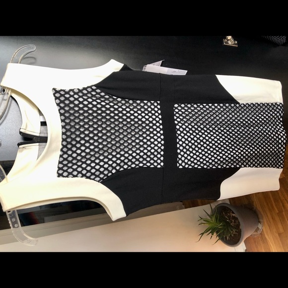 Contrast Sheath dress. - Picture 3 of 4